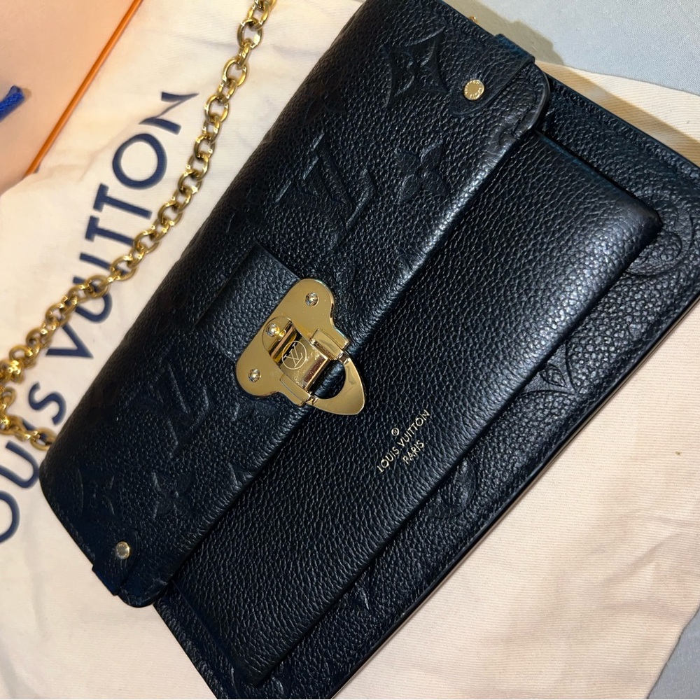 Louis Vuitton Vavin chain wallet purse in black. Receipt on hand - Picture 10 of 12